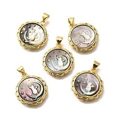 Золотой Латунь с резными подвесками из натуральной ракушки, стойки покрытие, плоский круглый с луной и кошкой, золотые, 22x19.5x3 мм, отверстие : 3x4 мм