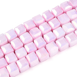 Бледно-Розовый Антикоррозийные гальванические стеклянные бусины, имитация драгоценных камней, кубические, с покрытием AB цвета, граненые, два тона, розовый жемчуг, 5.5~6.5x5.5~5.5~6.5x5.5~5.5~6.5 мм, отверстие : 1~1.2 мм, около 58~63 шт / нитка, 13.39~14.49'' (34~36.8 см)