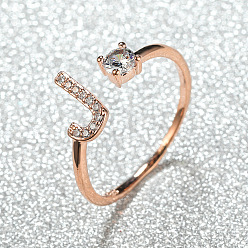 Letter J Манжеты из латуни с микро паве кубический цирконий для женщин, открытые кольца, розовое золото , буква J, внутренний диаметр: 16~19 мм