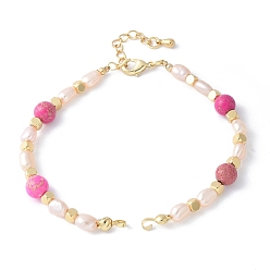 Настоящее золото 18K Изготовление браслета из круглых бусин из латуни, натурального жемчуга и окрашенной ярко-розовой императорской яшмы, с латунным когтя омара застежками и удлинителей цепей, стойки покрытие, долговечный, без кадмия и без свинца, реальный 18 k позолоченный, 6-7/8 дюйм (17.5 см), отверстие : 2.5x2 мм