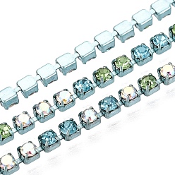 Peridoto Cadenas de la taza del Rhinestone de hierro, sqaure, con carrete, peridoto, 2x2x2 mm, sobre 10 yardas / rodillo