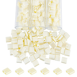 Светло-желтый 210~240 шт. Стеклянные бусины, 2-луночное, квадратный, светло-желтый, 5x4.5~5.5x2~2.5 мм, отверстие : 0.5~0.8 мм