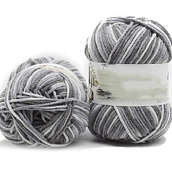 Grau 5-fädiges segmentgefärbtes Milchbaumwollgarn, zum Stricken von Mützen, Decken, Schals und Kleidung, Grau, 2.5 mm, 50g/Strang