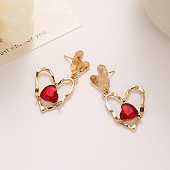 Золотой Серьги-гвоздики из сплава и кубического циркония ко Дню святого Валентина, сердце, золотые, 43x23 мм