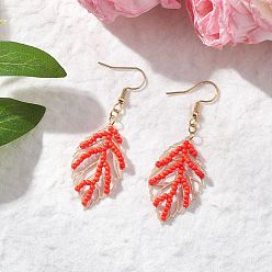 Оранжево-Красный Серьги-подвески из стеклянных бусин ручной работы, с латунным, лист, золотые, оранжево-красный, 57.5x19.5 мм