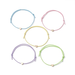 Сердце Браслет из светло-золотого латуни с плетеными бусинами, регулируемый браслет из вощеного полиэфирного шнура, разноцветные, сердце, внутренний диаметр: 3-1/2 дюйм (9 см), бусина : 6x7x3 mm