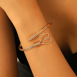 Сердце Браслеты-манжеты из сплава для женщин, золотые, сердце, внутренний диаметр: 2-1/2 дюйм (6.4 см)