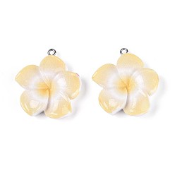Светло-хаки Непрозрачные подвески смолы, цветок с платиновой железной петлей, светлый хаки, 34~35x30~31.5x7.5~8 мм, отверстие : 2 мм