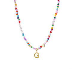 Letter G Ожерелье в стиле бохо 304 из нержавеющей стали с подвеской в виде инициала, искусственным жемчугом и разноцветными стеклянными бусинами для женщин, золотые, Буква G, 16.54 дюйм (42 см)