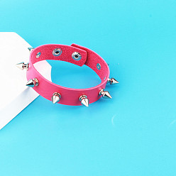 Ярко-Розовый Браслеты из искусственной кожи в стиле панк, браслеты из сплава с заклепками для мужчин и женщин, ярко-розовый, 8-7/8 дюйм (22.5 см)