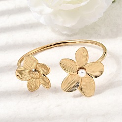 Золотой 304 Браслеты-манжеты из нержавеющей стали и пластика с имитацией жемчуга, браслеты на концах для женщин, цветок, золотые, внутренний диаметр: 2.42x2.11 дюйм (6.15x5.35 см)