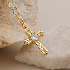 Настоящее золото 18K Подвеска-крест из латуни с микропаве и прозрачными циркониями в виде религиозного символа для женщин., реальный 18 k позолоченный, 17.72 дюйм (45 см), Кулон : 30x18 мм