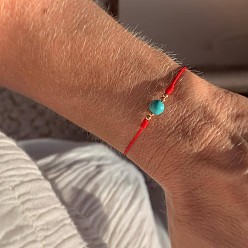 Красный Плетеные браслеты из круглых бусин из синтетической бирюзы, регулируемые браслеты из латунного шнура с бусинами, красные, 11.02 дюйм (28 см)