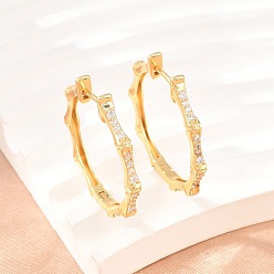 Clair Micro cuivres ouvrent zircons boucles d'oreilles, sans cadmium et sans plomb, plaqué longue durée, crémaillère plaquage, réel 18 k plaqué or, clair, 30.5x3mm
