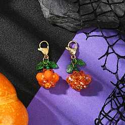 Оранжевый 2шт. тематика Хэллоуина тыква стеклянные бусины подвески украшения, с акриловым подвесом в виде листа и 304 карабинами из нержавеющей стали, оранжевые, 40x18.5x18 мм