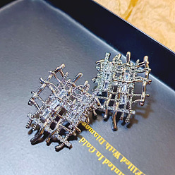 Платина Серьги-гвоздики из сплава со стразами, платина, 35x27 мм