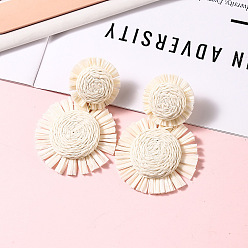 Белый Серьги-гвоздики из рафии в богемном стиле, цветок, белые, 70x45 мм