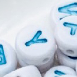 Letter Y Непрозрачные акриловые бусины, плоско-круглые, белые, Письмо Y, 7x4 мм