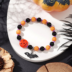 Разноцветный Тематика Хэллоуина: расписанное стекло, натуральный черный оникс (окрашенный и нагретый) и синтетическая бирюзовая тыква, круглые бусины, эластичные браслеты, Браслеты с подвесками в виде летучей мыши из сплава с черной эмалью для женщин, платина, красочный, внутренний диаметр: 2-1/4 дюйм (5.6 см), летучая мышь: 13x25.5x1.5 мм