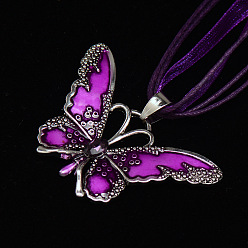 Фуксин Кулон в виде бабочки из эмалевого сплава, полиэстеровая лента, вощеный шнур, многорядное ожерелье, платина, фуксиново-красные, 17.72 дюйм (45 см)