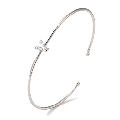 Letter V Браслеты на открытой манжете с прозрачным покрытием из латуни с микро-паве и кубическим цирконием, браслеты с крутящим моментом для женщин, платина, без свинца и без кадмия, Буква V, внутренний диаметр: 1-7/8x2-1/4 дюйм (4.8x5.8 см)