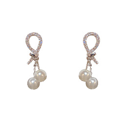 Платина Серьги-гвоздики с круглыми подвесками и микропаве из прозрачных кубических цирконий в латунной оправе, платина, 20x6 мм