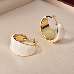 Белый Серьги-кольца из латуни и акрила, c-образный, золотые, белые, 33x17 мм