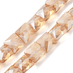 Персиковый Слойка Стеклянные бусины с гальваническим покрытием , гальваническое покрытие, граненые, квадратный, розовые, 8x8x5.5 мм, отверстие : 0.8 мм, около 49 шт / нитка, 15.55 дюйм (39.5 см)