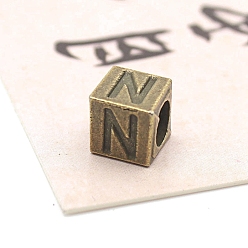Letter N Европейские бусины из антикварного бронзового сплава, бусины с большим отверстием, куб с письмом, Письмо N, 7x7x7 мм, отверстие : 5 мм