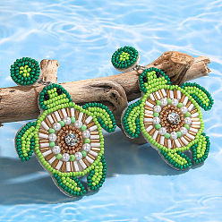 Лайм Богемные серьги-гвоздики из стеклянного бисера и нетканого материала., плоские круглые с черепахой, платина, желто-зеленые, 72x52 мм