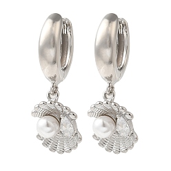 Платина Серьги-кольца из латуни с микропаве и прозрачным фианитом, с абс пластмассовой имитационной жемчужиной, без кадмия и без свинца, долговечный, формы раковины, платина, 28.5x11 мм