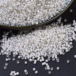 (DB0221) Белый Опаловый с Позолотой Бусины miyuki delica, цилиндр, японский бисер, 11/0, (ДБ 0221) позолоченный белый опал, 1.3x1.6 мм, отверстия: 0.8 мм, около 10000 шт / мешок, 50 г / мешок