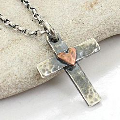 Античная Бронза Богемный винтажный крест из сплава с подвеской в виде сердца на цепочке., античная бронза, 17.72 дюйм (45 см)