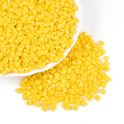 Золотистый Выпечка краска стеклянные бусины, граненое сердце, золотые, 3.5x4.5x4.5 мм, отверстие : 1 мм, Около 7620 шт / фунт