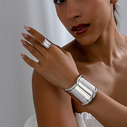 Платина Набор из широких браслетов-манжет и колец-манжет из сплава, платина, внутренний диаметр: 60 мм