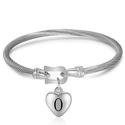 Letter O Браслеты из нержавеющей стали, шарма сердца, цвет нержавеющей стали, для женщин, Письмо O, внутренний диаметр: 2-1/4 дюйм (5.8 см)