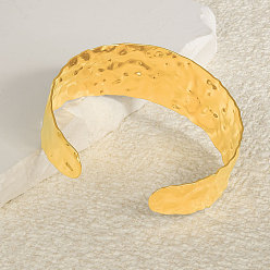 Настоящее золото 18K 304 кованые браслеты-манжеты из нержавеющей стали для женщин, реальный 18 k позолоченный, внутренний диаметр: 2-1/2 дюйм (6.3 см)