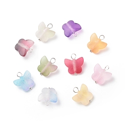 Серебро Матовые двухцветные подвески из прозрачного акрила, окрашенные распылением, с латунной фурнитурой , бабочка, серебряные, 15.5x14x7 мм, отверстие : 2.5 мм
