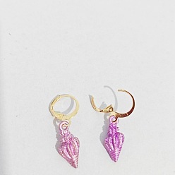 Орхидея Серьги-гвоздики с эмалевой отделкой из сплава и ракушки на морскую тематику, золотые, сиреневые, 32x9 мм