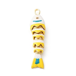 Blanco Colgantes de latón con micropavé de circonitas cúbicas de color naranja, con esmalte, encantos de pescado, sin plomo y cadmio, chapado en rack, larga duración plateado, real 18 k chapado en oro, blanco, 46x11x7 mm, agujero: 4x2.5 mm
