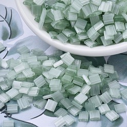 (TL2560) Шелковый Бледно-зеленый Миюки тила бусины, японский бисер, 2-луночное, (тл 2560) шелк бледно-светло-зеленый, 5x5x1.9 мм, Отверстие : 0.8 мм , около 590 шт / 50 г