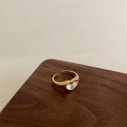 Золотой Латунь регулируемые манжеты кольца, сердечные темы, золотые, внутренний диаметр: 15~20 мм