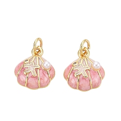 Pink Латунь эмаль прелести, с имитацией жемчуга из АБС-пластика и прозрачными кубическими циркониями., подвески в форме ракушек, золотые, розовые, 14x12x4.5 мм, отверстие : 3 мм, Перейти кольцо: 5x0.8 мм, внутренний диаметр: 3 мм