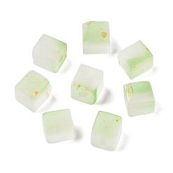 Светло-зеленый Матовые стеклянные бусины с золотистой блестящей пудрой, два тона, кубические, светло-зеленый, 7x6x6 мм, отверстие : 1.4~1.5 мм, о: 1818 шт / 1000 г