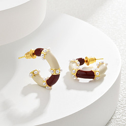 Настоящее золото 22K Латунные серьги-гвоздики в форме буквы С, с пластиковой имитацией жемчуга и эмали, реальный 22 k позолоченный, 21x7 мм