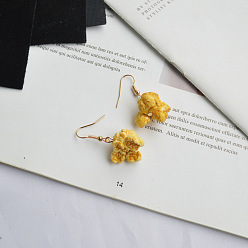 Золотистый Серьги с подвесками из смолы и сплава, попкорн, золотые, золотые, 40x25 мм