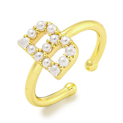 Letter B Латунные открытые манжеты для женщин, с ABS имитации жемчуга, без кадмия и без свинца, долговечный, буквы, В письме, внутренний диаметр: 17 мм, буква b: 11x7.5 мм