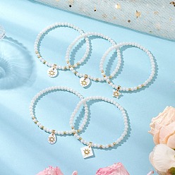 Белый 5шт 5 стили браслеты из натуральной пресноводной ракушки с металлическим солнечным ломтиком, круглые бусины toho и гальванизированные стеклянные граненые бусины, растягивающиеся браслеты, золотые, разнообразные, белые, внутренний диаметр: 2-1/8~2-1/4 дюйм (5.5~5.6 см), 1 шт / стиль