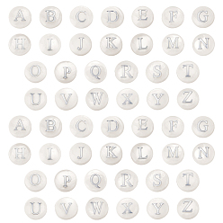Letter A~Z Естественных пресноводных стеклянные бусы, с металлическими элементами из травленой латуни, горизонтальное отверстие, плоско-круглые с алфавитами , цвет морской раковины, серебряный цвет гальваническим, Письмо ~ Z, 8x3~5 мм, отверстие : 0.5~0.7 мм, 1 шт / стиль