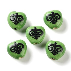 Зеленый газон Печатные ручной фарфоровые бусы, сердце с символами, зеленый газон, 16~16.5x16.5~17.5x9~9.5 мм, отверстие : 1.8~2 мм